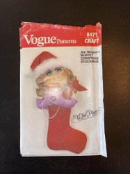 8471 VOGUE JIM HENSON MISS PIGGY 27" CHRISTMAS STOCKING PATTERN UNCUT